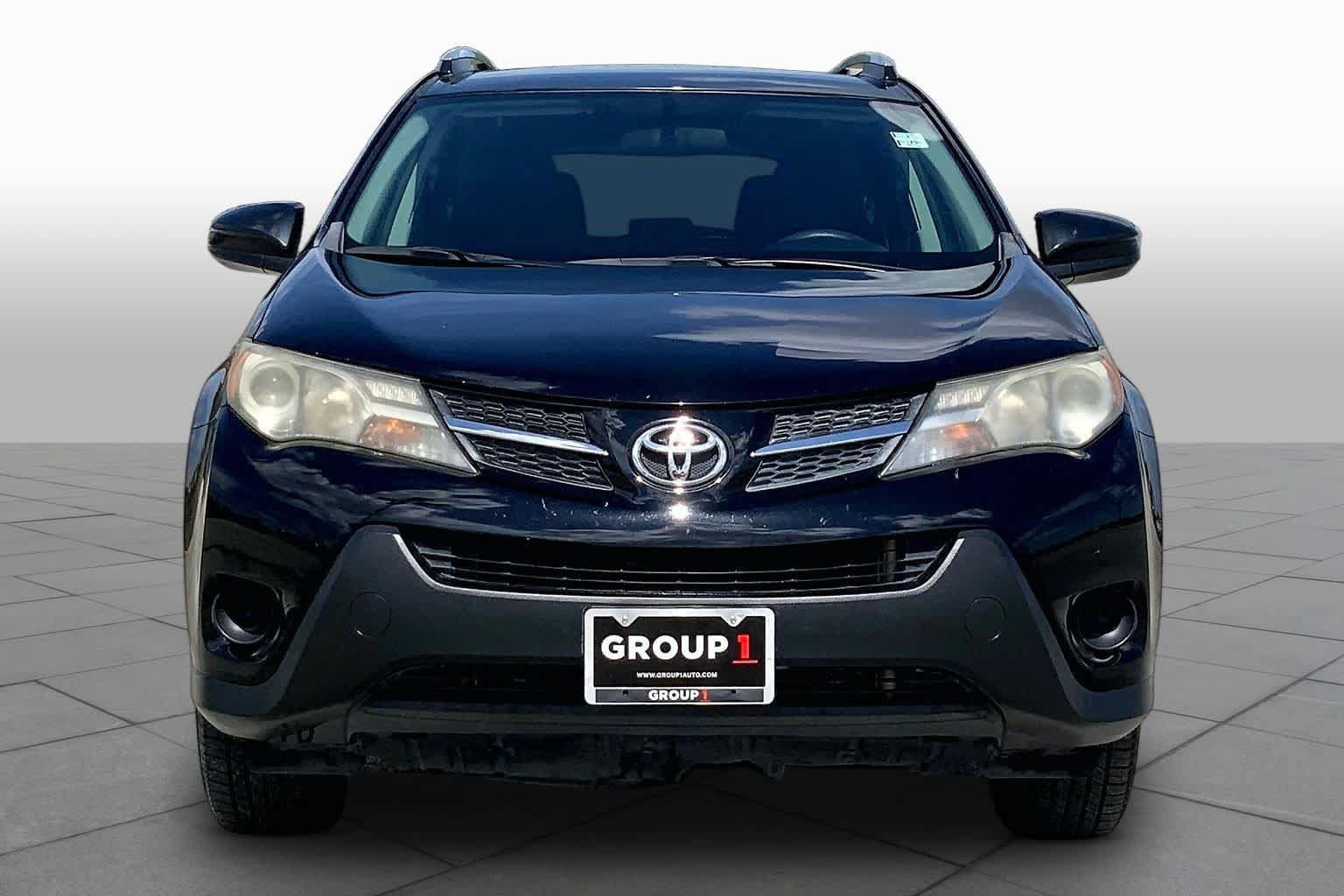 Used 2015 Toyota RAV4 LE FWD image 4