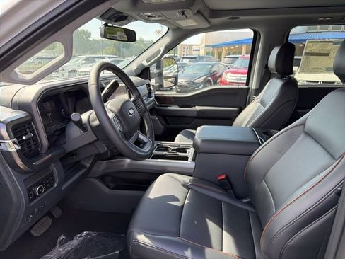 New 2026 Ford F250 Lariat w/ Black Appearance Package AWD/4WD image 9