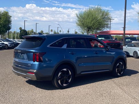 Certified 2025 Kia Sorento EX w/ EX Panoramic Sunroof Package AWD/4WD image 5