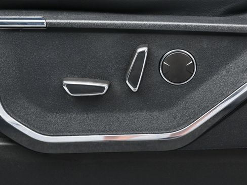 Used 2022 Ford F150 Lariat w/ Equipment Group 502A High image 10