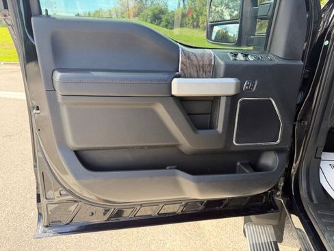 Used 2017 Ford F450 Lariat w/ Lariat Ultimate Package image 9