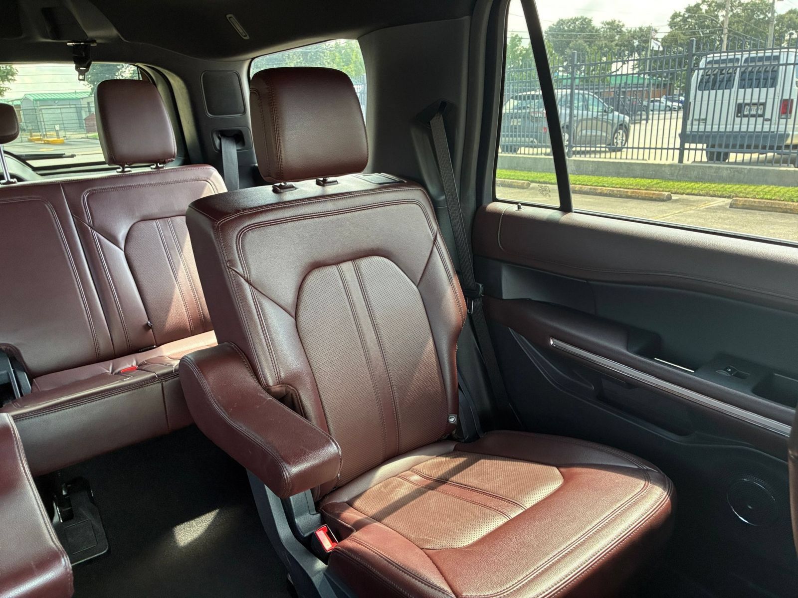 Used 2024 Ford Expedition Limited AWD/4WD image 41