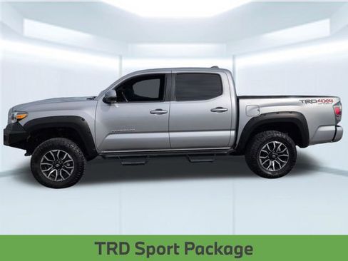 Used 2021 Toyota Tacoma TRD Sport w/ Technology Package AWD/4WD image 2