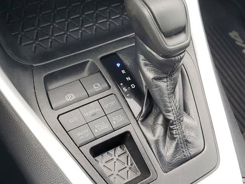 Used 2020 Toyota RAV4 LE w/ All Weather Liner Package image 27