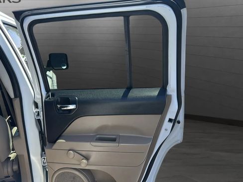 Used 2015 Jeep Patriot Sport FWD image 46