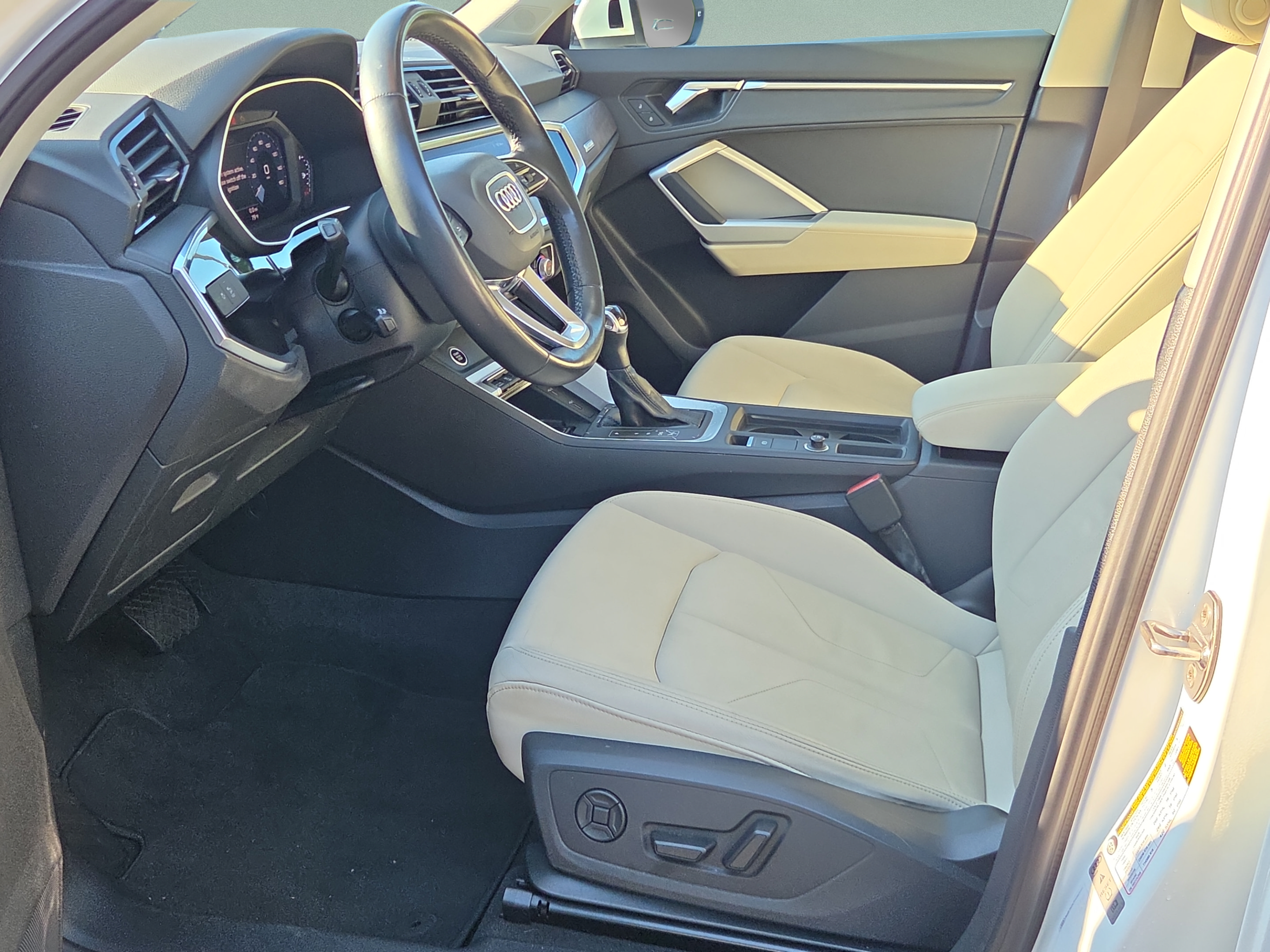 Used 2021 Audi Q3 2.0T Premium Plus w/ Premium Plus Package AWD/4WD image 9