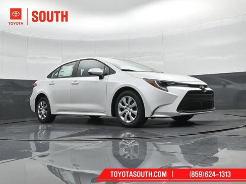 Used 2026 Toyota Corolla LE FWD image 37