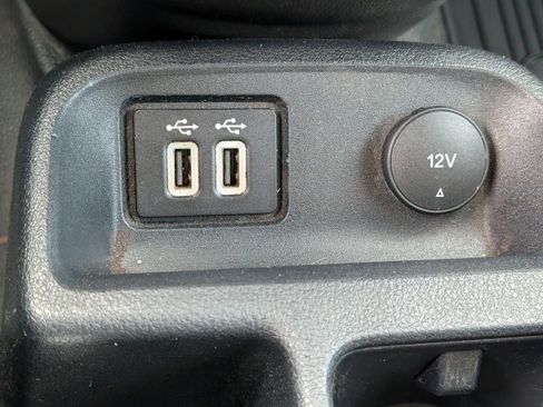 Used 2020 Ford Transit Connect XL image 19