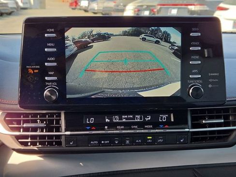 Used 2022 Toyota Sienna XSE image 24