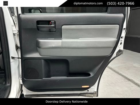 Used 2018 Toyota Sequoia TRD Sport image 40