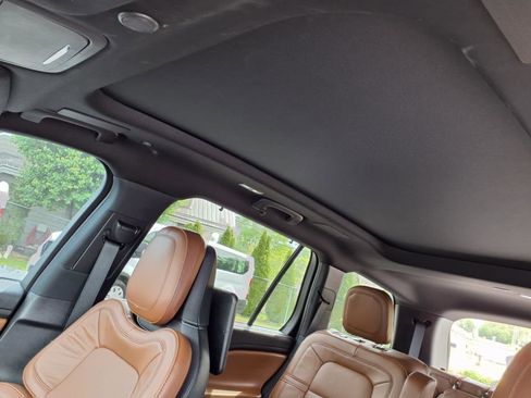 Used 2022 Lincoln Aviator Reserve w/ Equipment Group 201A image 11