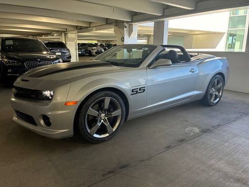 Used 2011 Chevrolet Camaro SS w/ RS Package RWD image 9