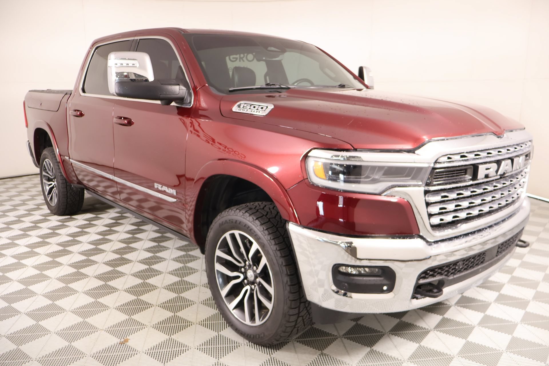 Used 2025 RAM 1500 Limited w/ Off Road Group AWD/4WD image 1