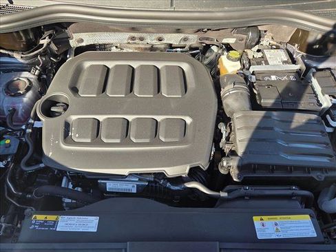 New 2026 Volkswagen Tiguan SE FWD image 15