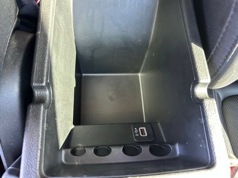 Used 2021 Jeep Cherokee Latitude Lux w/ Comfort/Convenience Group FWD image 44
