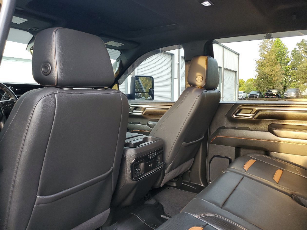Used 2024 GMC Sierra 2500 AT4 w/ AT4 Premium Plus Package AWD/4WD image 10