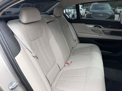 Used 2018 BMW 740i RWD image 26