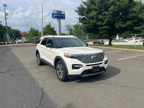 Used 2020 Ford Explorer Platinum AWD/4WD image 3