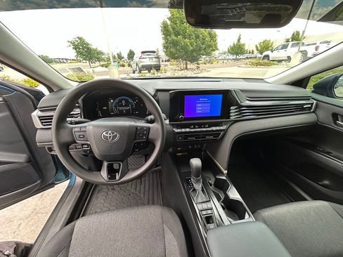 Used 2025 Toyota Camry LE w/ Convenience Package FWD image 24
