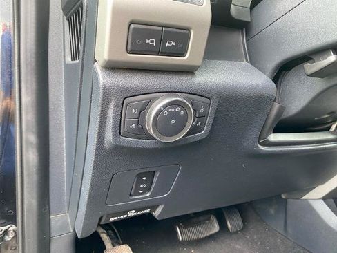 Certified 2022 Ford F250 Lariat w/ Lariat Value Package AWD/4WD image 17
