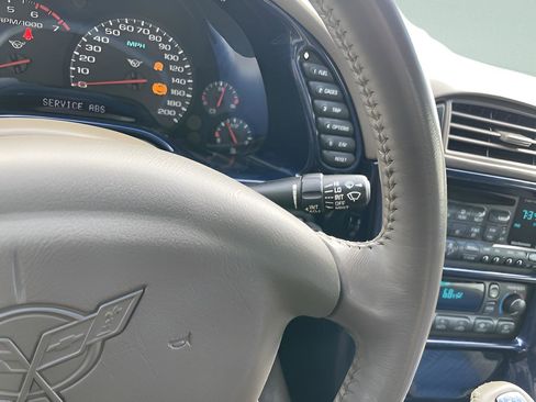 Used 2004 Chevrolet Corvette Convertible w/ Preferred Equipment Group image 16