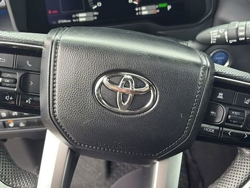 Certified 2024 Toyota Sequoia Platinum image 16