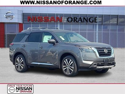 New 2025 Nissan Pathfinder Platinum w/ Cargo Package