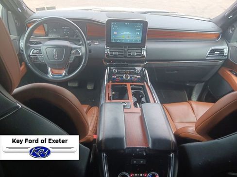Used 2020 Lincoln Navigator Reserve image 24