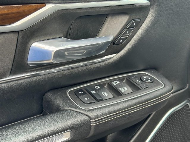 Used 2022 RAM 1500 Laramie AWD/4WD image 23