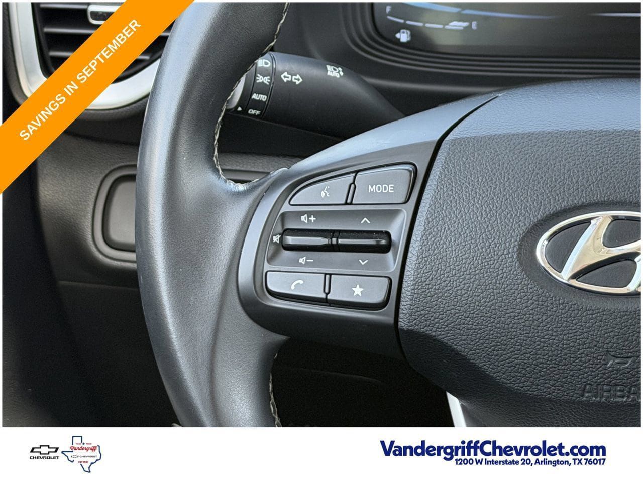 Used 2025 Hyundai Venue SEL FWD image 13