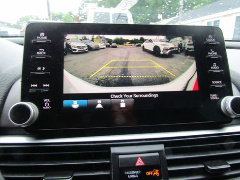 Used 2018 Honda Accord Sport image 19