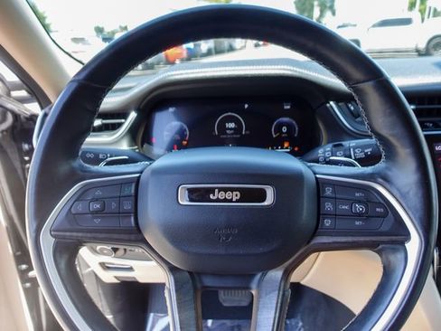 Used 2021 Jeep Grand Cherokee L Limited AWD/4WD image 12