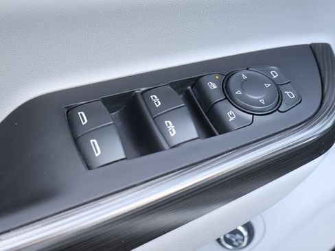 Used 2023 GMC Acadia SLT w/ Technology Package FWD image 12