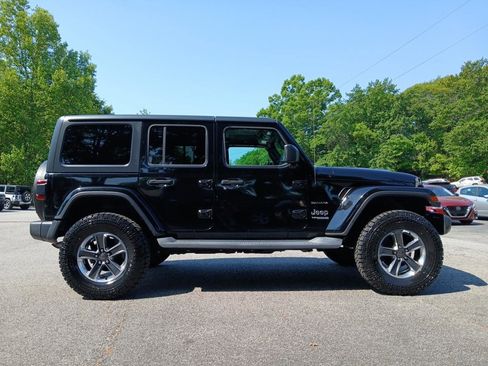 Used 2019 Jeep Wrangler Unlimited Sahara w/ Safety Group AWD/4WD image 4
