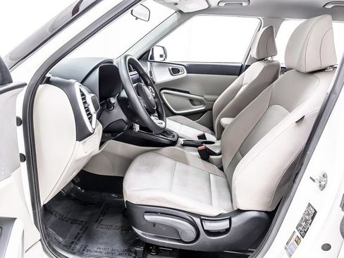 Used 2022 Kia Soul LX FWD image 25