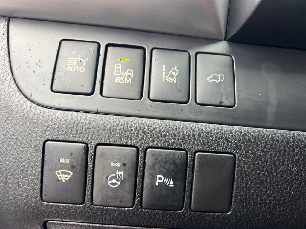 Used 2015 Toyota Highlander Limited Platinum AWD/4WD image 31