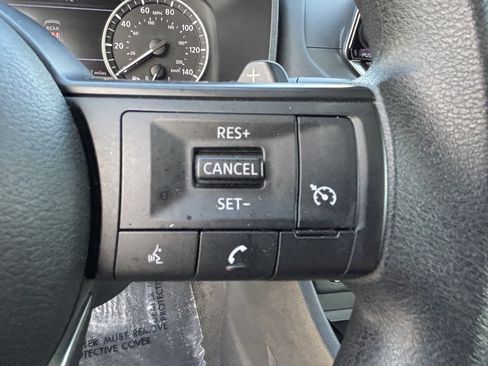 Used 2024 Nissan Rogue S FWD image 26