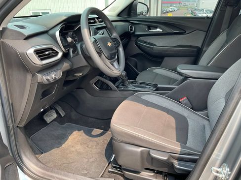 Certified 2023 Chevrolet TrailBlazer LS FWD image 3