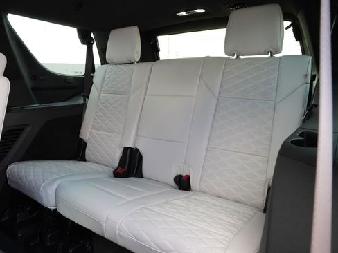 Certified 2026 Cadillac Escalade Platinum Sport w/ LPO, ONYX Package AWD/4WD image 21
