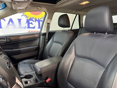 Used 2016 Subaru Outback 2.5i Limited image 9