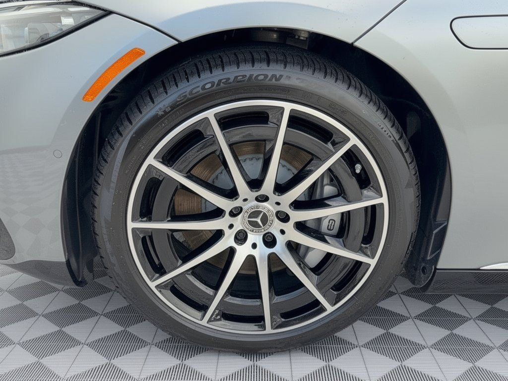 Certified 2023 Mercedes-Benz EQS 580 4MATIC Sedan image 13