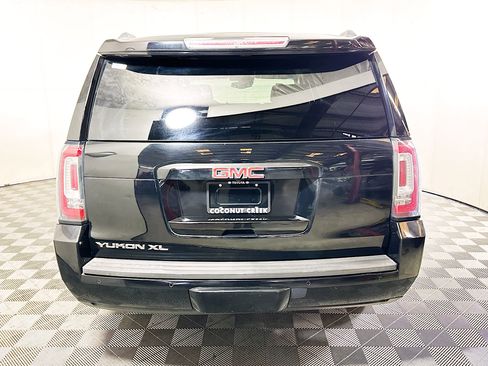 Used 2018 GMC Yukon XL SLT RWD image 4