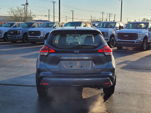 Used 2022 Nissan Kicks SR w/ Premium Package image 5