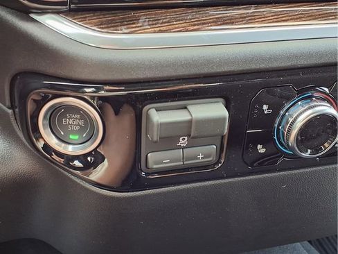 New 2026 GMC Sierra 3500 SLE w/ SLE Value Package image 15