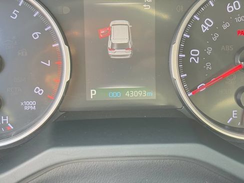 Used 2020 Toyota RAV4 LE w/ All Weather Liner Package AWD/4WD image 11