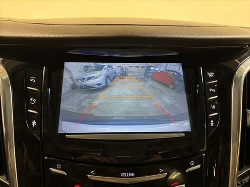 Used 2015 Cadillac Escalade Luxury image 24