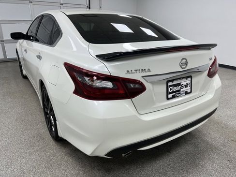 Used 2017 Nissan Altima 2.5 SR w/ Midnight Edition Package image 7
