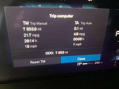 Certified 2025 Volvo V60 B5 Cross Country Plus image 17