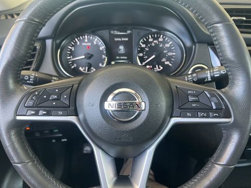 Used 2017 Nissan Rogue SV AWD/4WD image 62