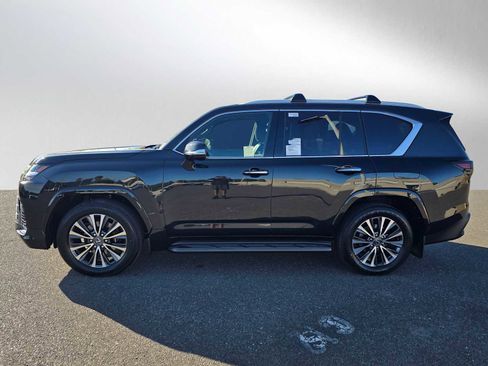 New 2025 Lexus LX 600 4WD w/ Premium Package image 6